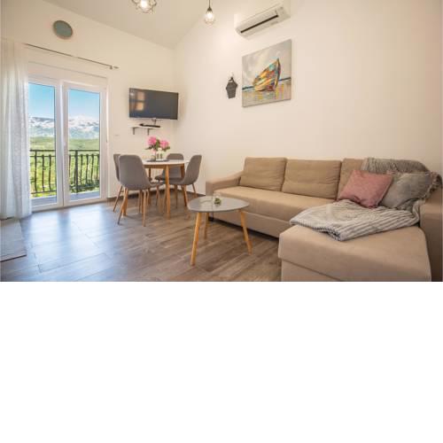 One-Bedroom Apartment in Krstatice