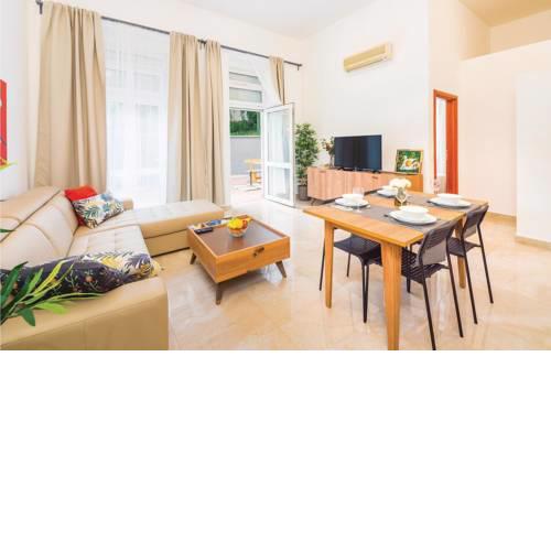 One-Bedroom Apartment in Lovran
