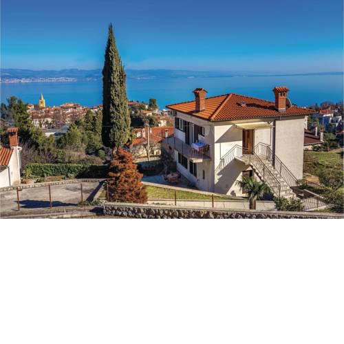 One-Bedroom Apartment in Lovran