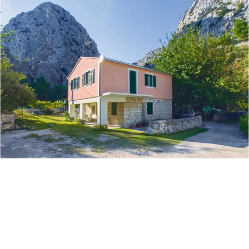 One-Bedroom Apartment in Omis