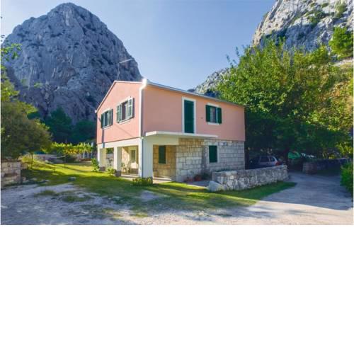 One-Bedroom Apartment in Omis