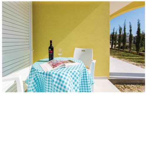 One-Bedroom Apartment in Pakostane