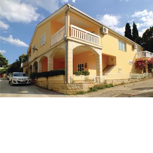 One-Bedroom Apartment in Podaca