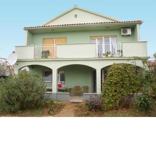 One-Bedroom Apartment in Pomer II