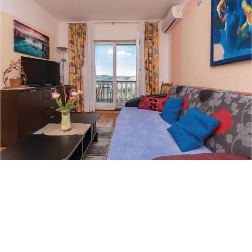 One-Bedroom Apartment in Posedarje
