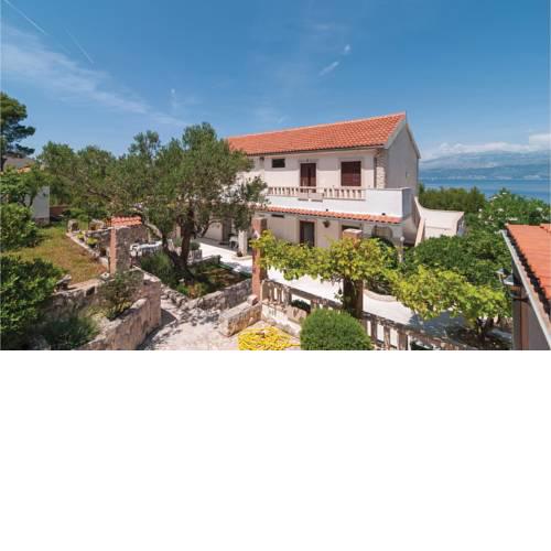 One-Bedroom Apartment in Postira