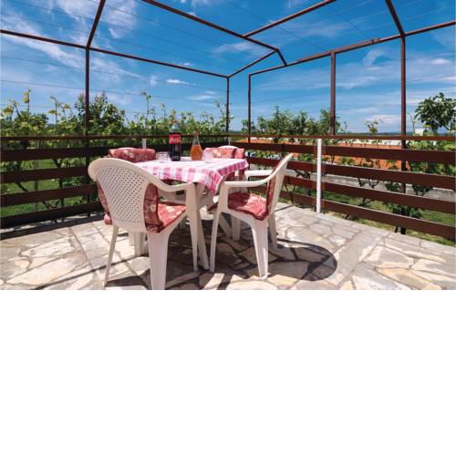 One-Bedroom Apartment in Pridraga