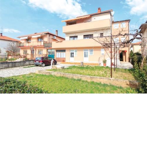 One-Bedroom Apartment in Pula