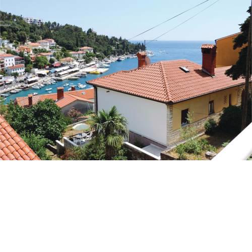 One-Bedroom Apartment in Rabac