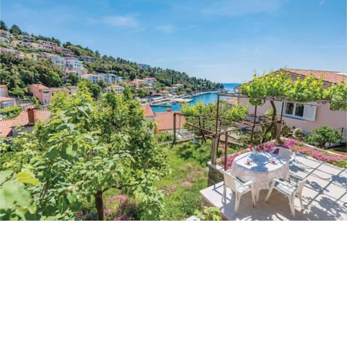 One-Bedroom Apartment in Rabac