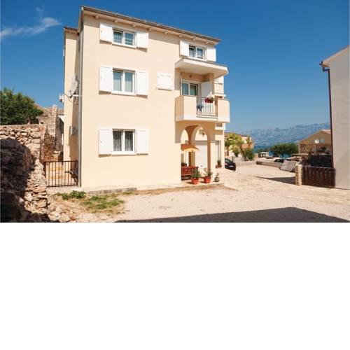 One-Bedroom Apartment in Razanac