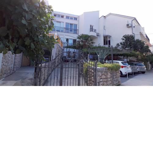 One-Bedroom Apartment in Selce II