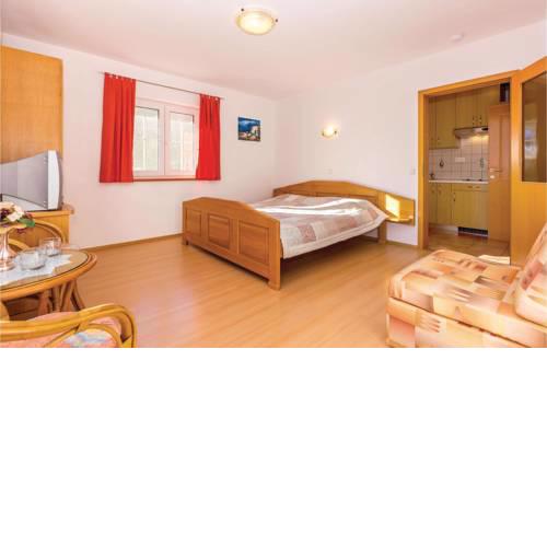 One-Bedroom Apartment in Selce