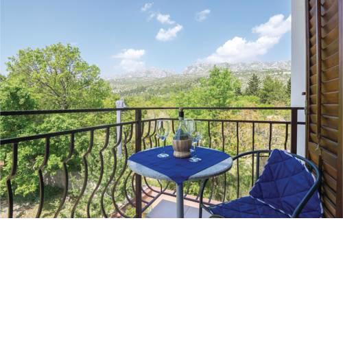 One-Bedroom Apartment in Seline