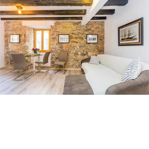 One-Bedroom Apartment in Senj