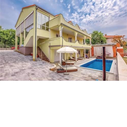 One-Bedroom Apartment in Smrika