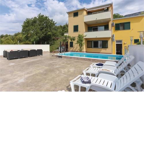 One-Bedroom Apartment in Solin