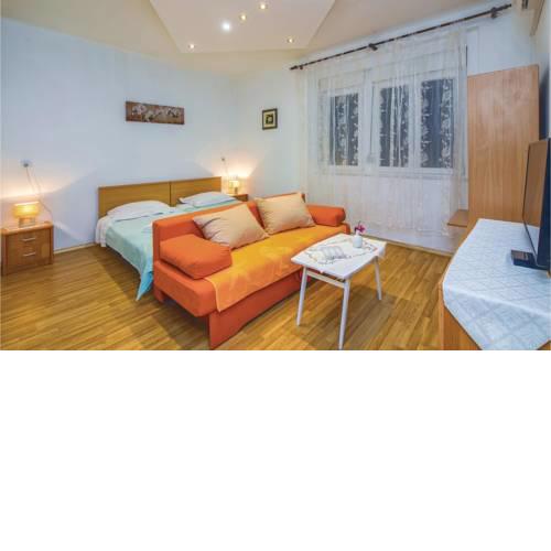 One-Bedroom Apartment in Split