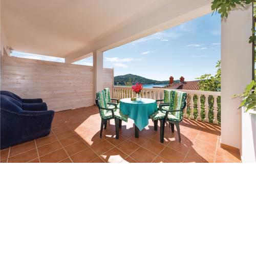One-Bedroom Apartment in Tisno
