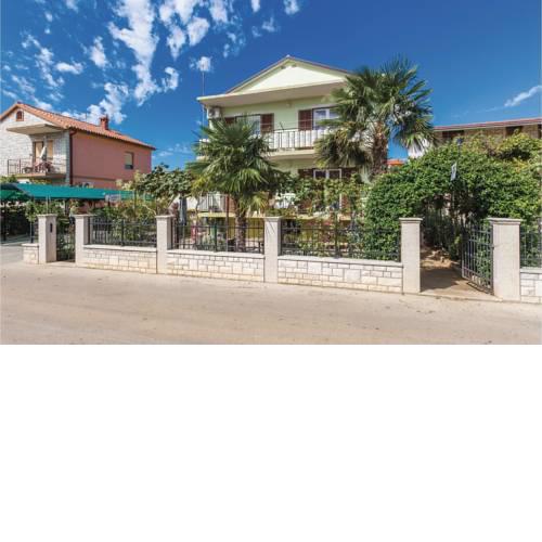 One-Bedroom Apartment in Umag