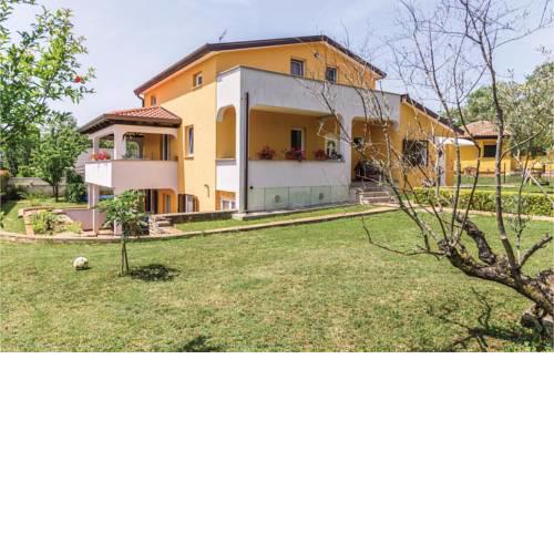 One-Bedroom Apartment in Umag