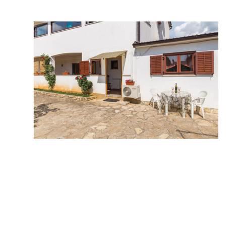 One-Bedroom Apartment in Vabriga