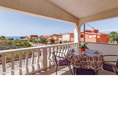 One-Bedroom Apartment in Vir