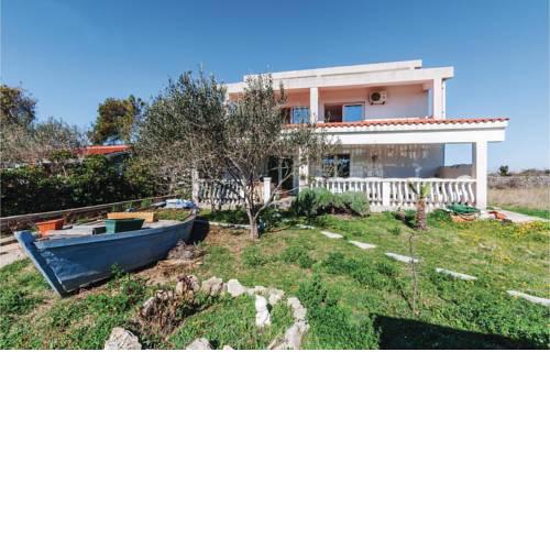 One-Bedroom Apartment in Vir