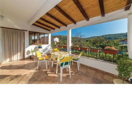 One-Bedroom Apartment in Vrsine