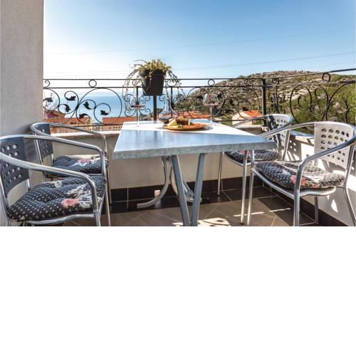 One-Bedroom Apartment Makarska with Sea View 04