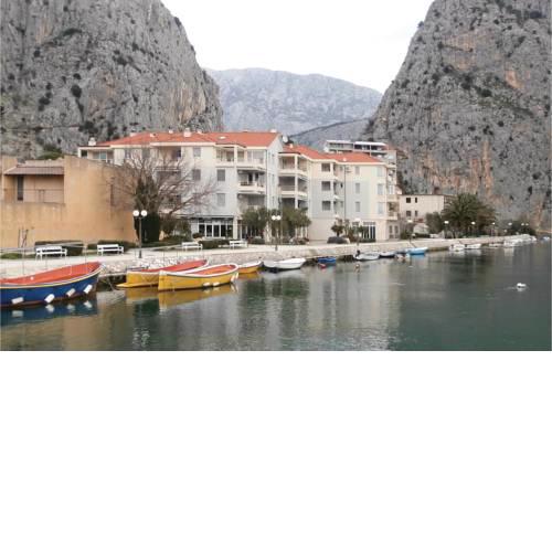 One-Bedroom Apartment Omis 07