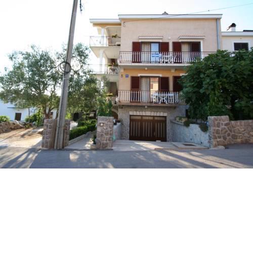 One-Bedroom Apartment Silo near Sea 1