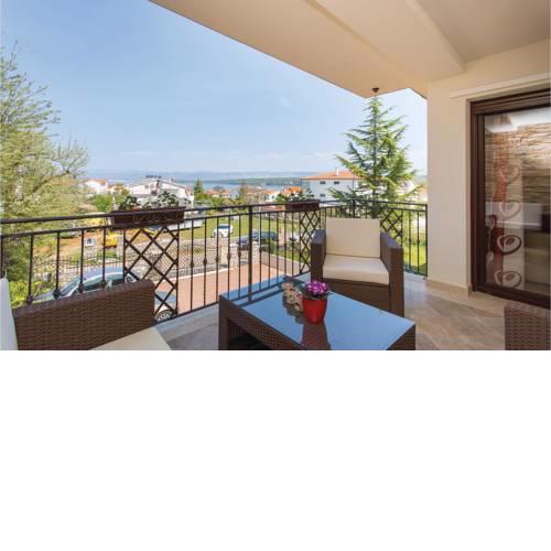 One-Bedroom Apartment Vantacici with Sea View 02