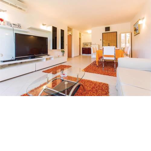 One-Bedroom Apartment with Sea View in Njivice