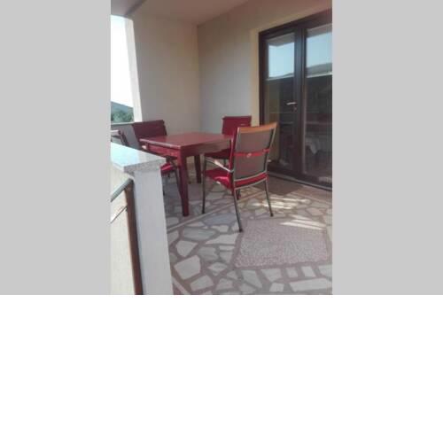 One bedroom apartment with two terraces in an orchard