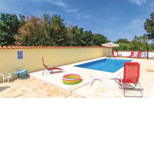 One-Bedroom Holiday Home in Sisan