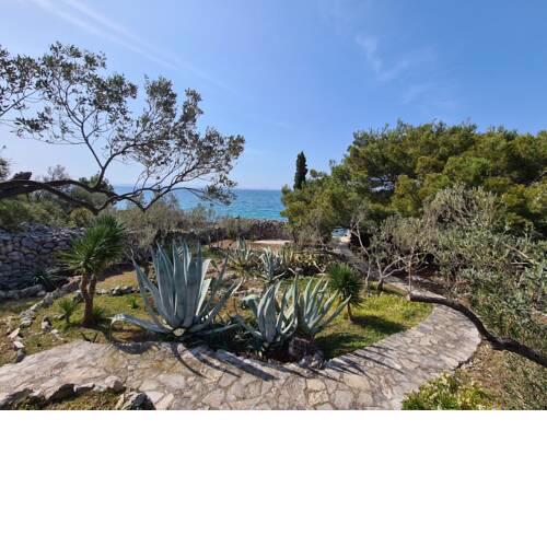 Orkula Hidden Paradise- Robinson Holiday House