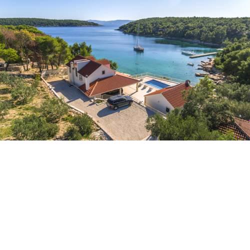 Osibova Villa Sleeps 8 Pool WiFi