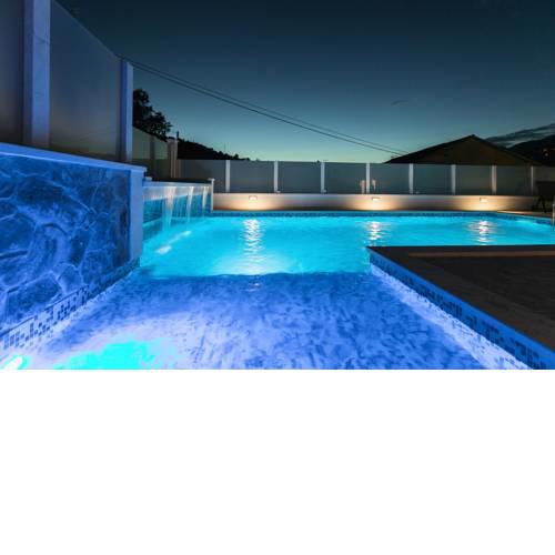 OZ's Coutryside Oasis with Private Pool