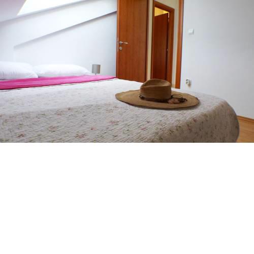 Panoramic artsy nest, Omis