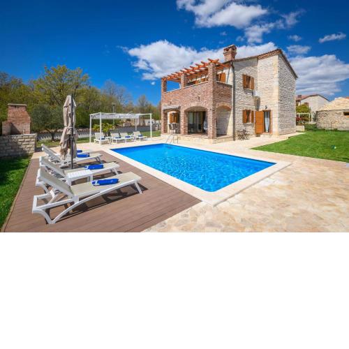 Paradis Villa Stone Queen