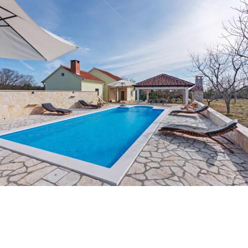 Peaceful Cottage in Benkovac with Swimming Pool