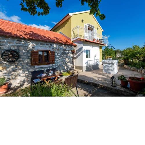 Peaceful cottage in National Park Krka