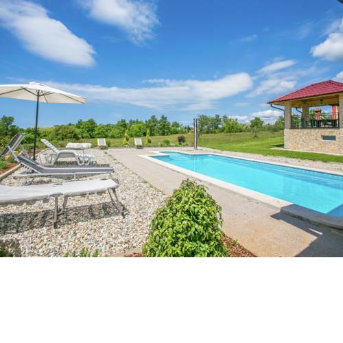 Peaceful Villa in Nova Vas with Swimming Pool