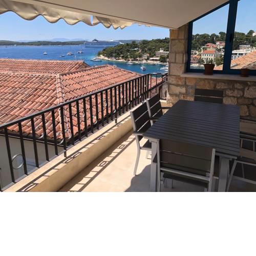 Penthouse in old Dalmatian house - Flybridge