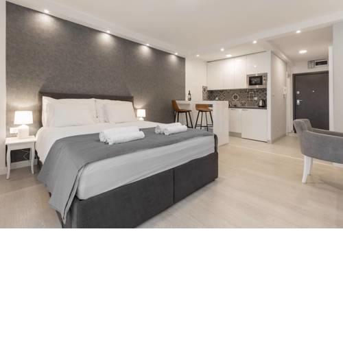 Penthouse "Sky 17" s balkonom i besplatnim parkingom