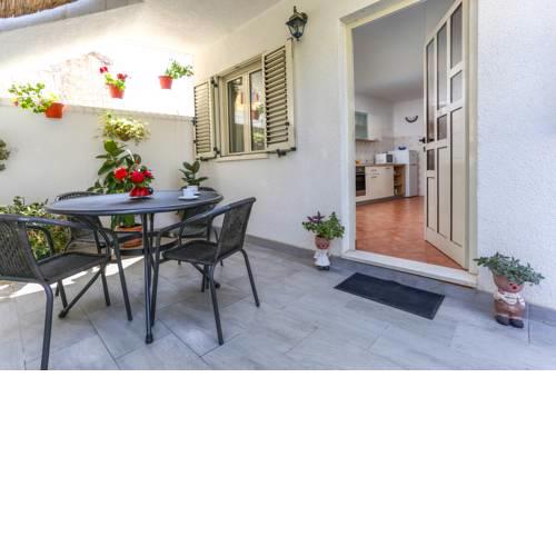 Pina Hvar Apartment
