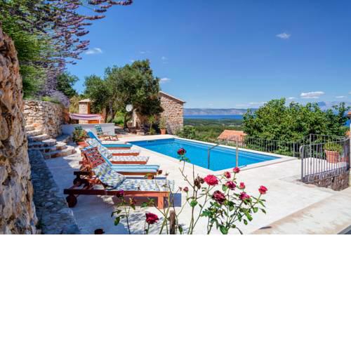Pitve Villa Sleeps 14 Pool Air Con WiFi
