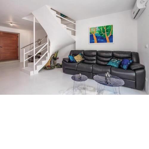 Podmir - Luxury City Center House With Patio And Parking