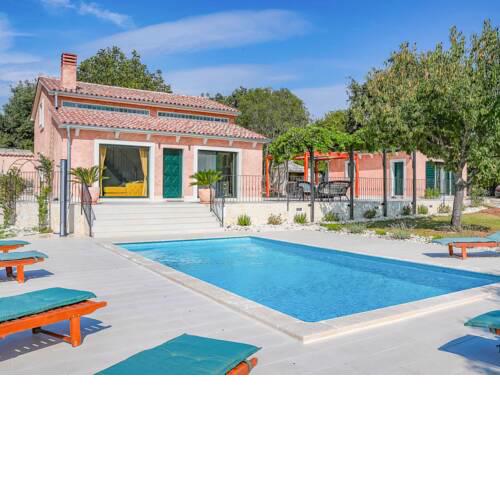 Polari Villa Sleeps 10 with Pool and Air Con
